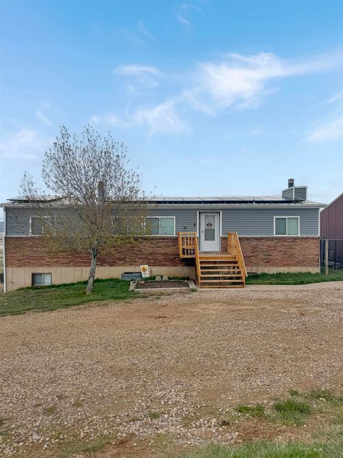 215 Loop Rd, Evanston, WY, 82930-9535 | Card Image