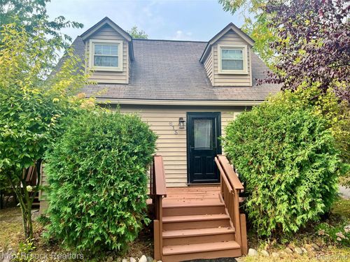 615 Leon Rd, Walled Lake, MI, 48390-3643 | Card Image