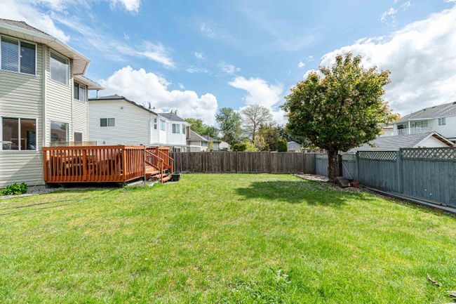 15748 96 A Avenue, House other with 3 bedrooms, 2 bathrooms and 6 parking in Surrey BC | Image 30