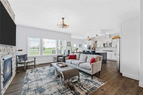 635 Deer Ridge Dr, Atkins, IA, 52206-8200 | Card Image