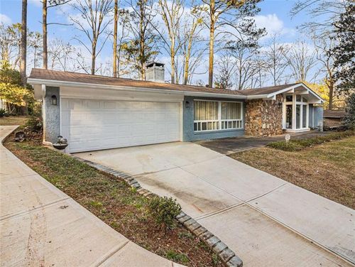3590 Cloudland Dr, Stone Mountain, GA, 30083-4006 | Card Image