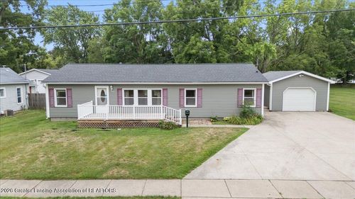 823 Pleasant St, Grand Ledge, MI, 48837-1346 | Card Image