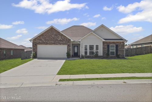15224 Windmill Ridge Pkwy, D'Iberville, MS, 39540-8805 | Card Image