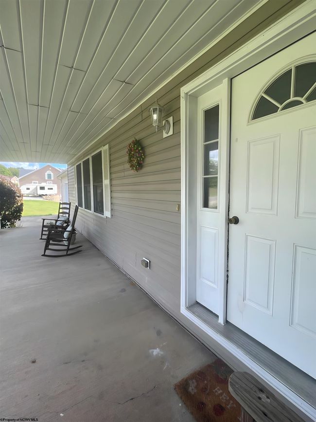 490 Deer Creek Ln, House other with 3 bedrooms, 3 bathrooms and 3 parking in Buckhannon WV | Image 32