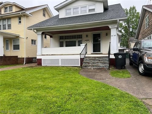 3297 W 131st St, Cleveland, OH, 44111-2551 | Card Image