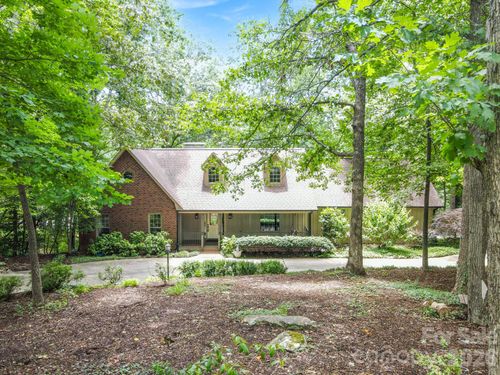 2150 9th St Nw, Hickory, NC, 28601-1212 | Card Image