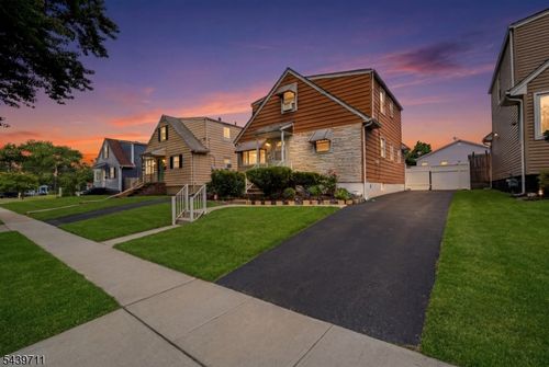 1875 Paterson St, Rahway, NJ, 07065-5211 | Card Image