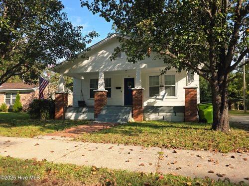 109 E Calhoun St, Whiteville, NC, 28472-3503 | Card Image