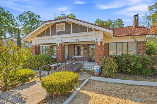 924 4th Street, Graham, TX, 76450 | Card Image