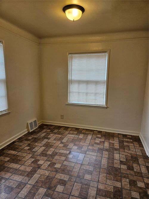 11764 Beaconsfield St, Detroit, MI, 48224-4106 | Card Image