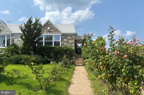 8942 Blue Grass Rd, PHILADELPHIA, PA, 19152-1304 | Card Image