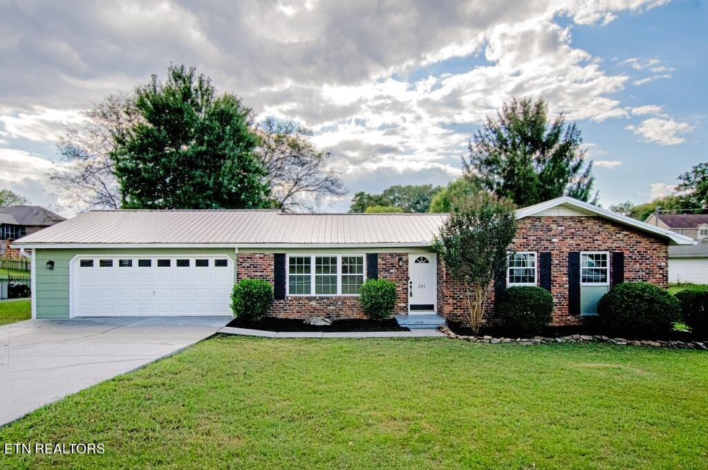 Arbor Dr, Maryville, TN 37804