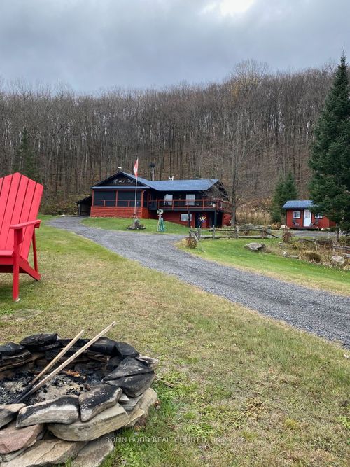 421 Peggs Mountain Rd, Burks Falls, ON, P0A1C0 | Card Image