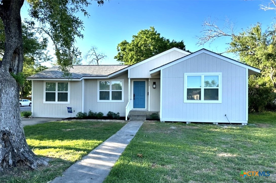 Mesquite Ln, Victoria, TX 77901