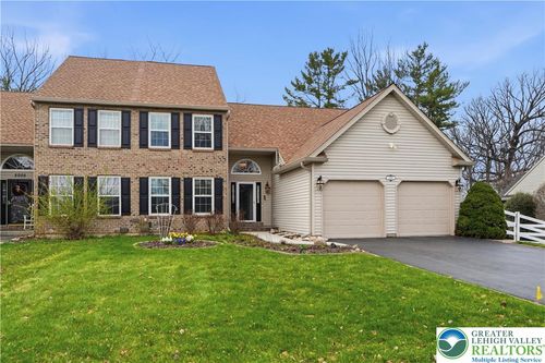 2001 Rolling Meadow Dr, Macungie, PA, 18062-8871 | Card Image