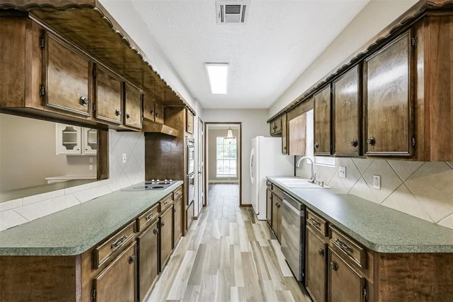 28902 Twisted Oak Dr, House other with 5 bedrooms, 3 bathrooms and 2 parking in Shenandoah TX | Image 10
