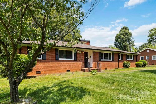 5111 Tewkesbury Rd, Charlotte, NC, 28269-4547 | Card Image