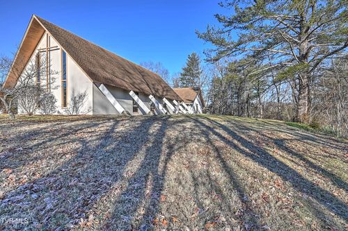 607 Greenfield Pl, Bristol, TN, 37620-6124 | Card Image