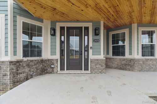 19376 Ryan Dr, Macomb, MI, 48042-5839 | Card Image