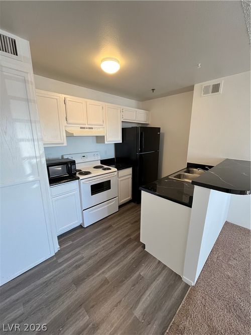 304-1381 E University Ave, Las Vegas, NV, 89119-0109 | Card Image