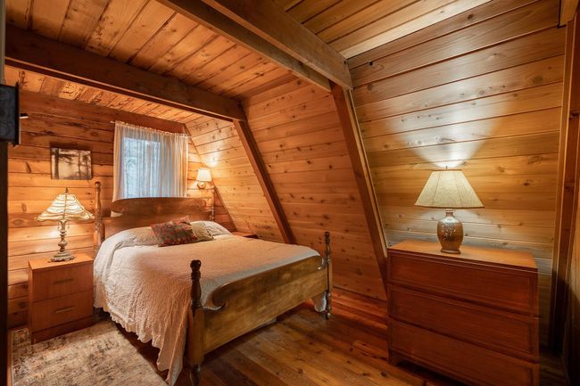 912 Taylor Rd, House other with 3 bedrooms, 1 bathrooms and null parking in Bowen Island BC | Image 11