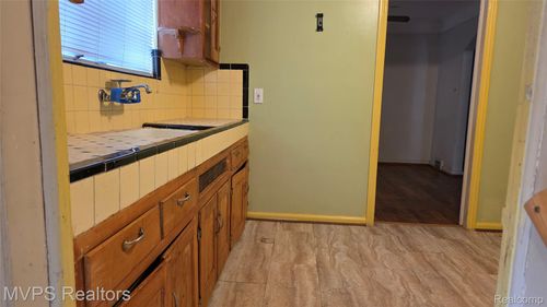 15652 Eastwood St, Detroit, MI, 48205-2940 | Card Image