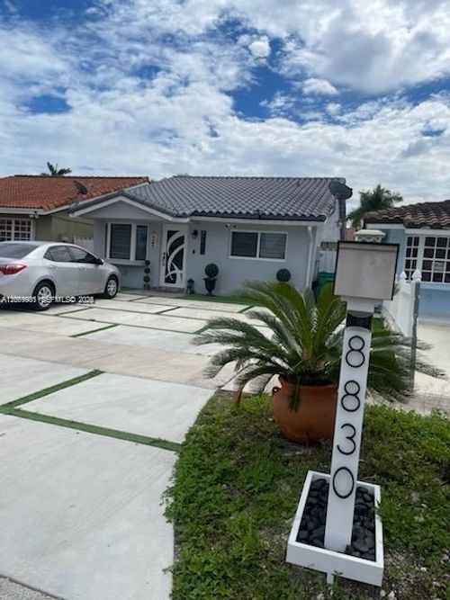 0-8830 Nw 115th St, Hialeah Gardens, FL, 33018-1932 | Card Image