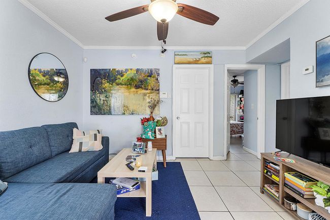 10 - 2741 Ne 8th Avenue, Condo with 2 bedrooms, 1 bathrooms and null parking in Wilton Manors FL | Image 2