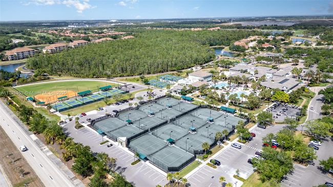 B - 10659 Pelican Preserve Blvd, Condo with 3 bedrooms, 2 bathrooms and null parking in FORT MYERS FL | Image 36