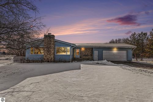 3777 20 Mile Rd, Marion, MI, 49665-9396 | Card Image