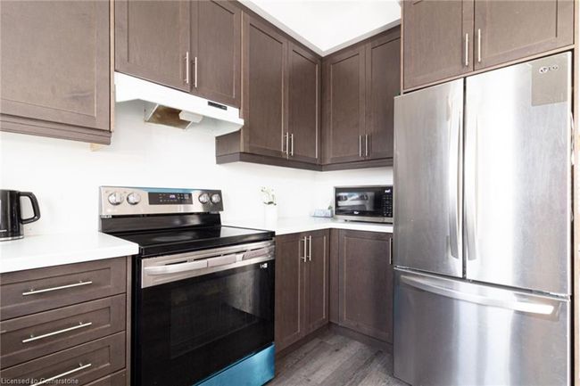 61 - 61 Soho St, Townhouse with 3 bedrooms, 3 bathrooms and 2 parking in Stoney Creek ON | Image 6