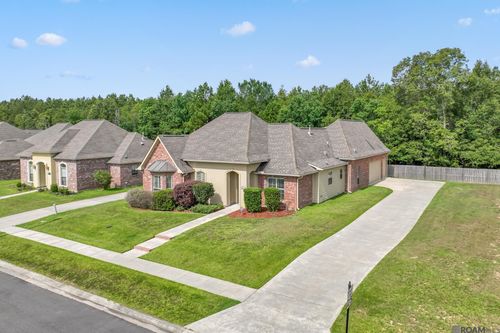 30979 Ridgeway Dr, Walker, LA, 70785-5542 | Card Image