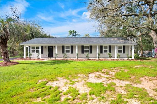 8400 Stratford Dr, Theodore, AL, 36582-5042 | Card Image
