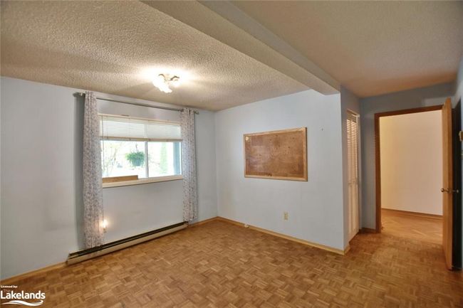 76 32nd St S, House other with 2 bedrooms, 1 bathrooms and 3 parking in Wasaga Beach ON | Image 7