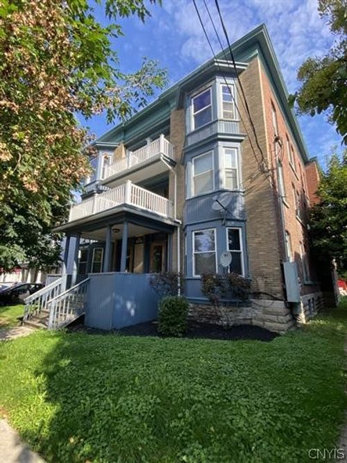 911 State St, Watertown, NY, 13601-7532 | Card Image