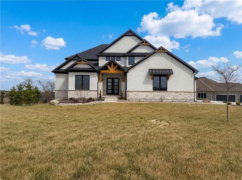 25090 W 106th Ct, Olathe, KS, 66061-7476 | Card Image