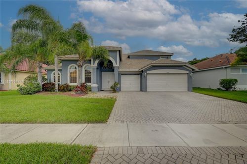 7062 Brunswick Cir, Boynton Beach, FL, 33472-2533 | Card Image