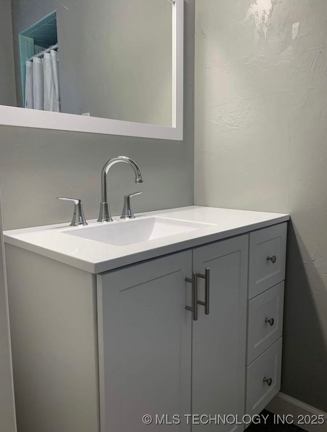 1011 E 11 Th St, House other with 4 bedrooms, 2 bathrooms and null parking in Cushing OK | Image 6