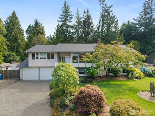 17215 77th Ave W, Edmonds, WA, 98026-5010 | Card Image