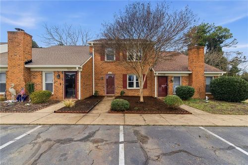 1002-7699 The Points Pl, Gloucester Point, VA, 23062-2420 | Card Image