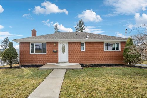 10660 Crestview Dr, Irwin, PA, 15642-4226 | Card Image