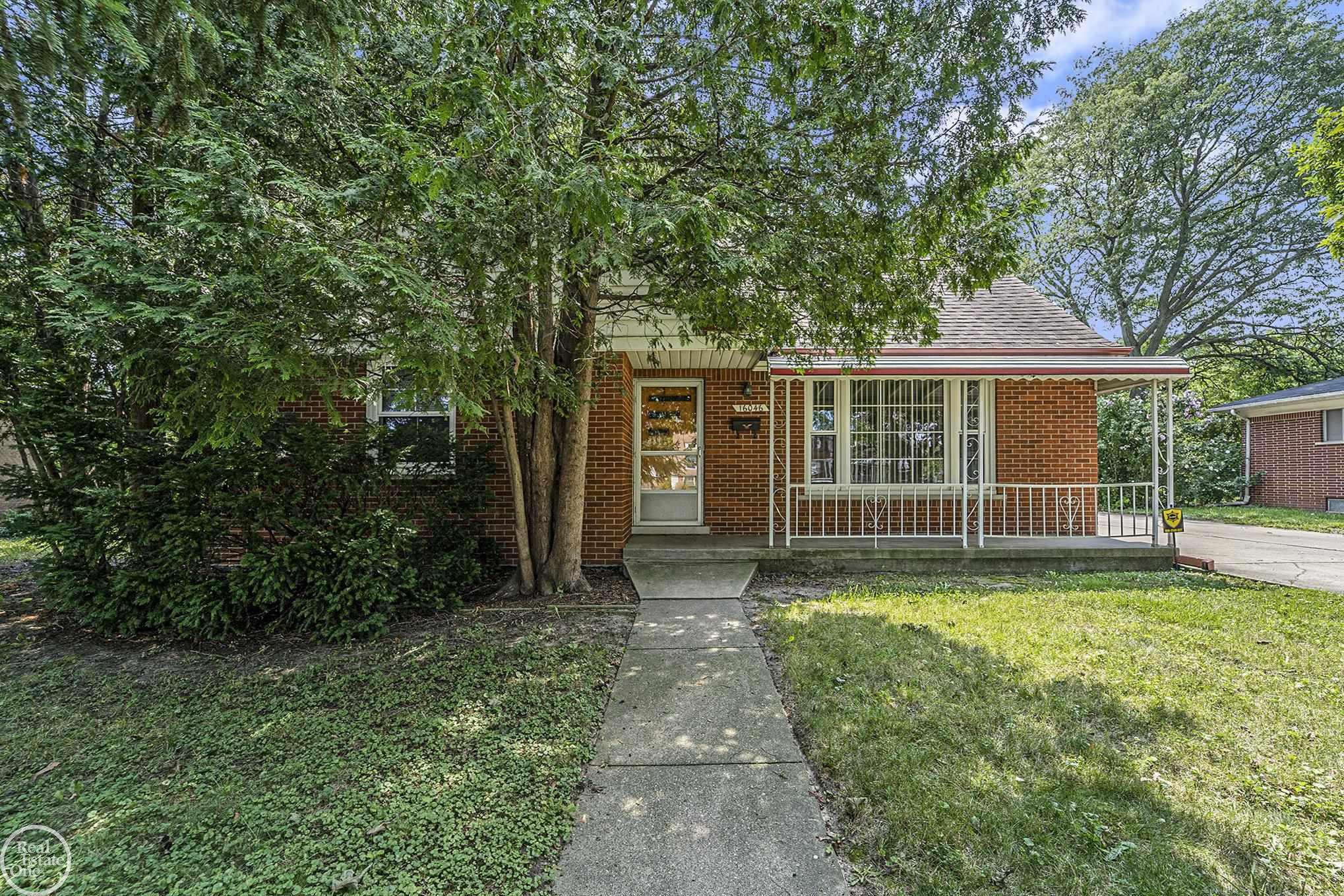 Stephens Dr, Eastpointe, MI 48021