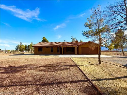 1081 Pluto St, Pahrump, NV, 89048-6860 | Card Image