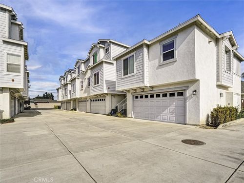 7640 Stewart And Gray Rd, Downey, CA, 90241-4698 | Card Image