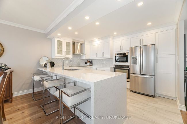 1106 - 442 Maple Ave, Condo with 3 bedrooms, 2 bathrooms and null parking in Burlington ON | Image 17