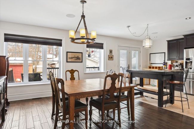 27 Corbett Cres, House other with 3 bedrooms, 4 bathrooms and 5 parking in Aurora ON | Image 5
