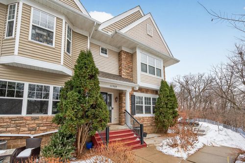 111309 Village Rd, Chaska, MN, 55318-1385 | Card Image