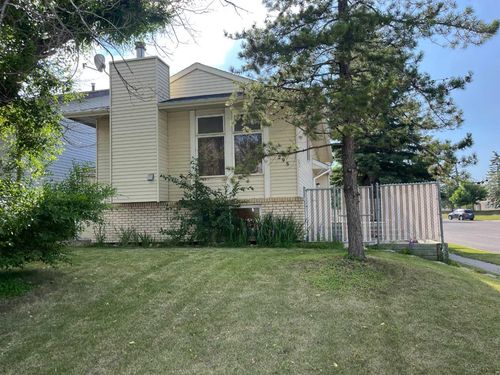 295 Edgepark Blvd Nw, Calgary, AB, T3A4K4 | Card Image
