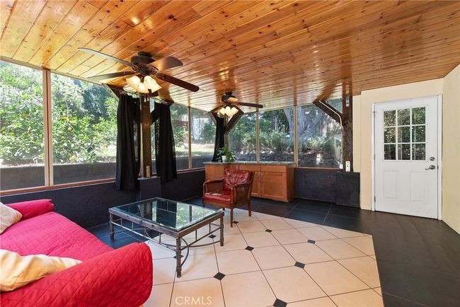 MAIN HOUSE LR | Image 26