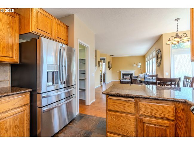 308 Sw 38 Th Loop, House other with 4 bedrooms, 3 bathrooms and 3 parking in Gresham OR | Image 14